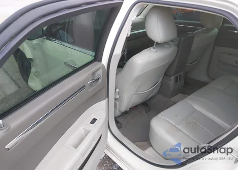 2010 Chrysler 300 Touring/Signature Series/Executive Series z USA, uszkodzony, nr VIN 2C3CA5CV6AH330449